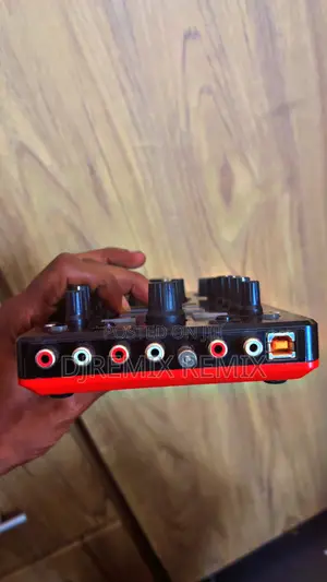 Akai Serato Mixer