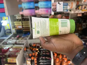 Simple Moisturizing Facial Wash