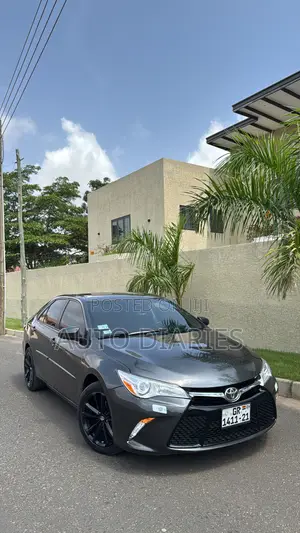 Toyota Camry SE 4dr Sedan (2.5L 4cyl 6A) 2016 Gray