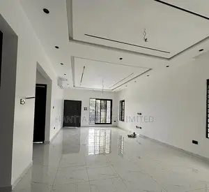 3bdrm House in Lake Side Estate for sale