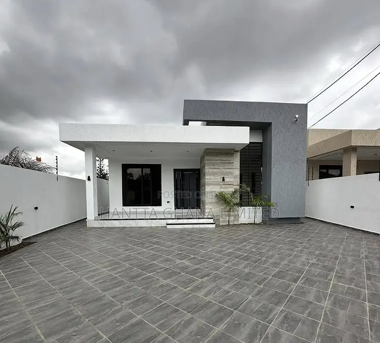 3bdrm House in Lake Side Estate for sale