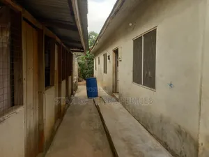 7bdrm House in Mampongteng Dumanafo, Kumasi Metropolitan for sale