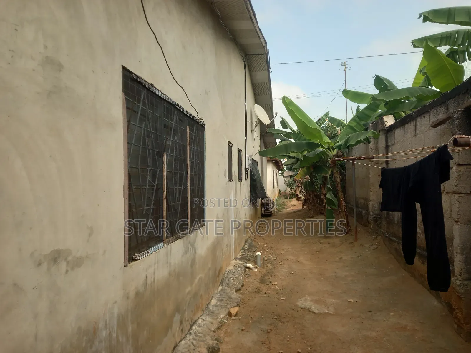 7bdrm House in Mampongteng Dumanafo, Kumasi Metropolitan for sale