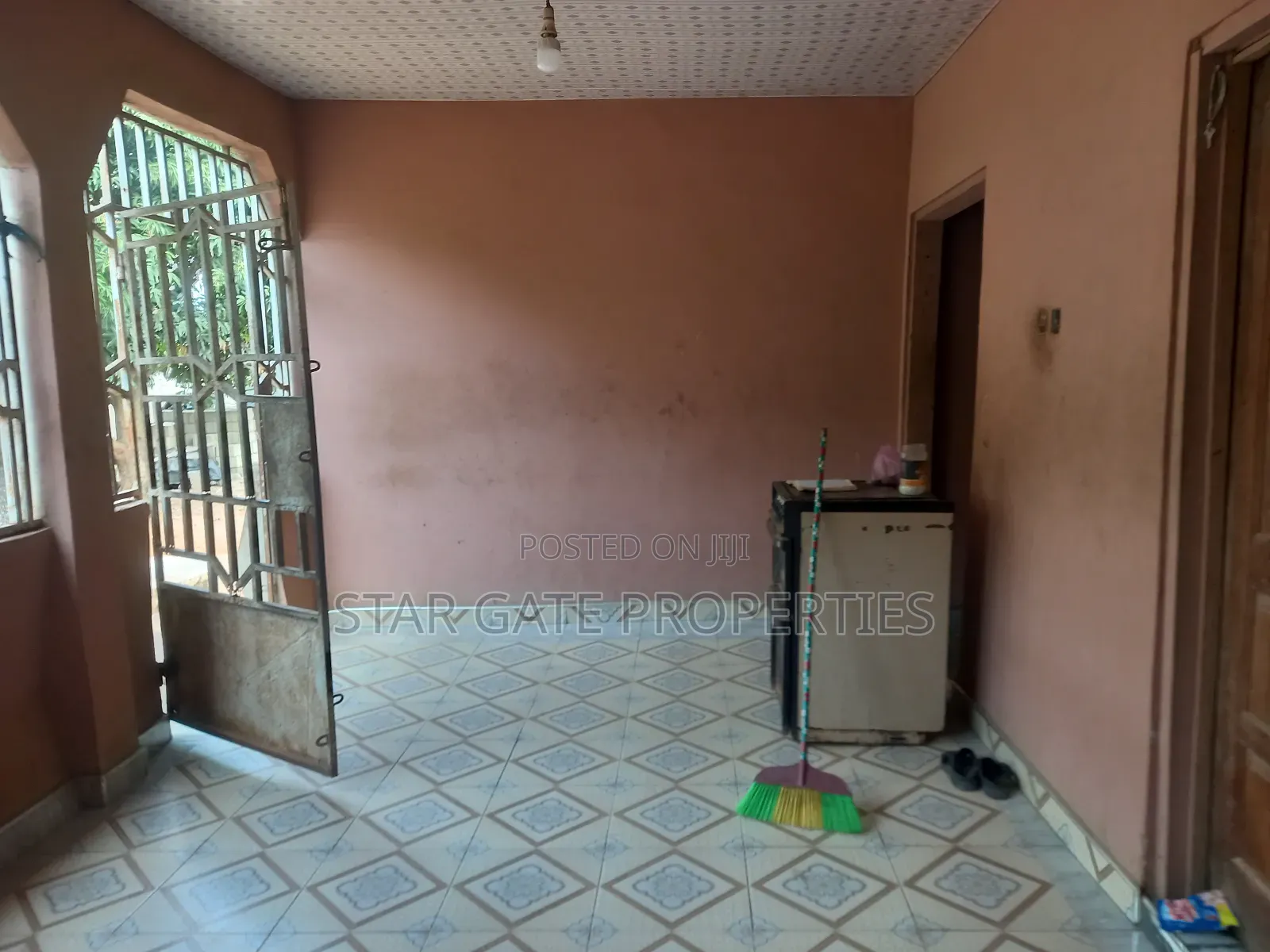 7bdrm House in Mampongteng Dumanafo, Kumasi Metropolitan for sale