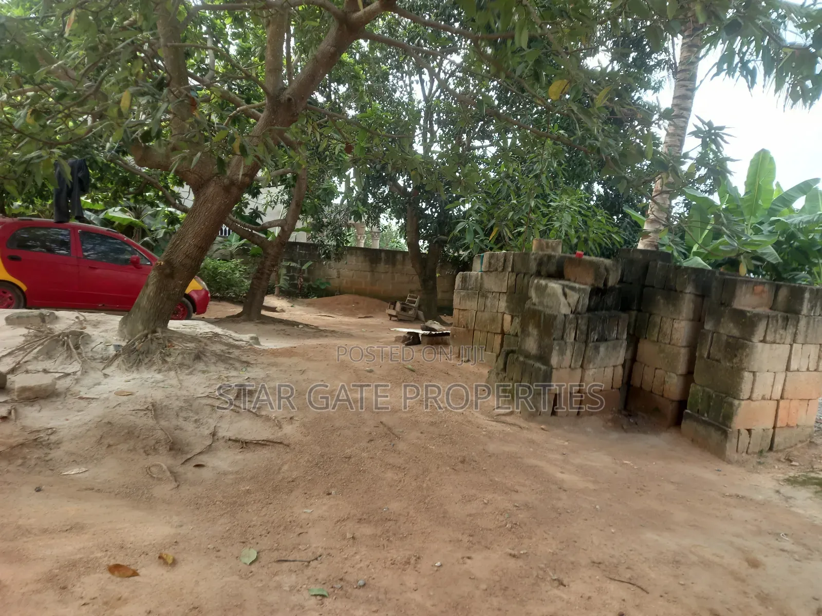 7bdrm House in Mampongteng Dumanafo, Kumasi Metropolitan for sale