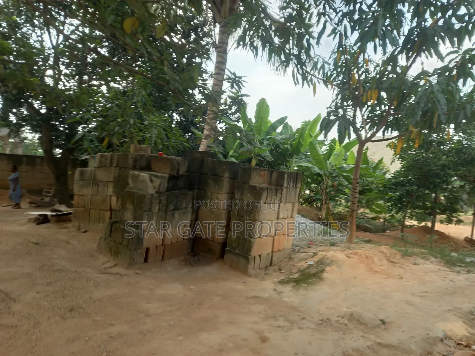 7bdrm House in Mampongteng Dumanafo, Kumasi Metropolitan for sale