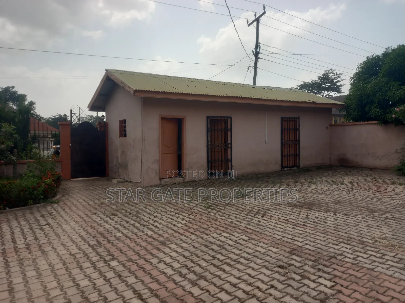 6bdrm House in Parkoso, Kumasi Metropolitan for sale