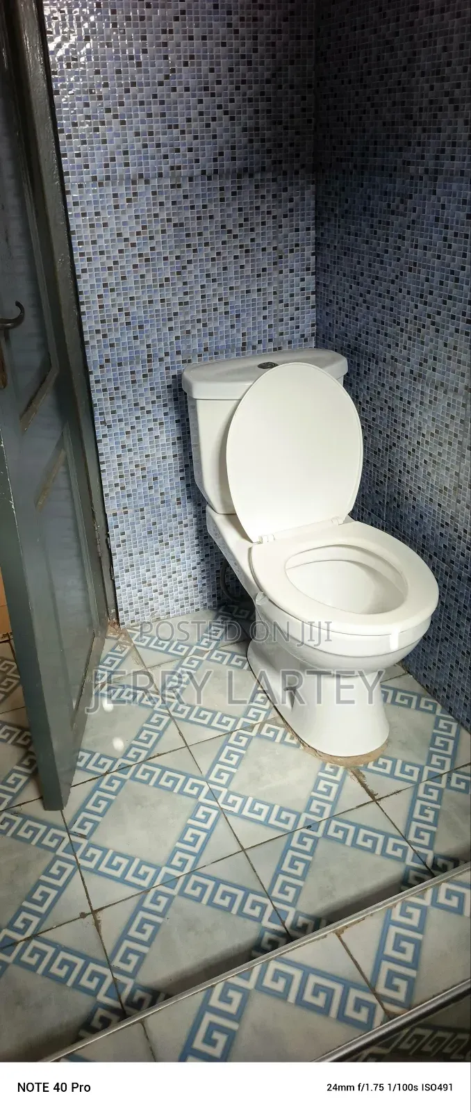 Mamprobi 4 Bedrooms 2 Toilet Bathroom