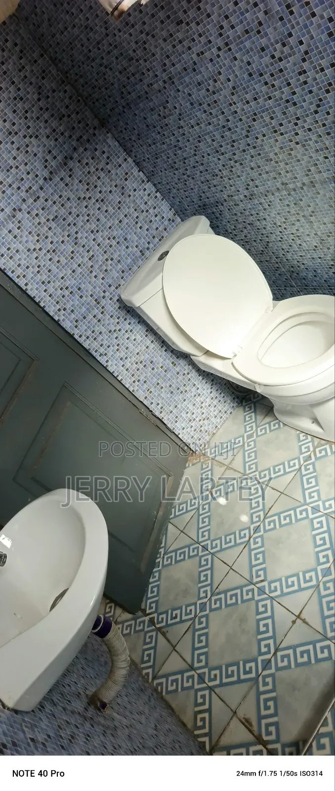 Mamprobi 4 Bedrooms 2 Toilet Bathroom