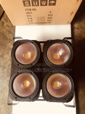 400w Led Blinder Light Warm White Colour Light for Stage Lighting
