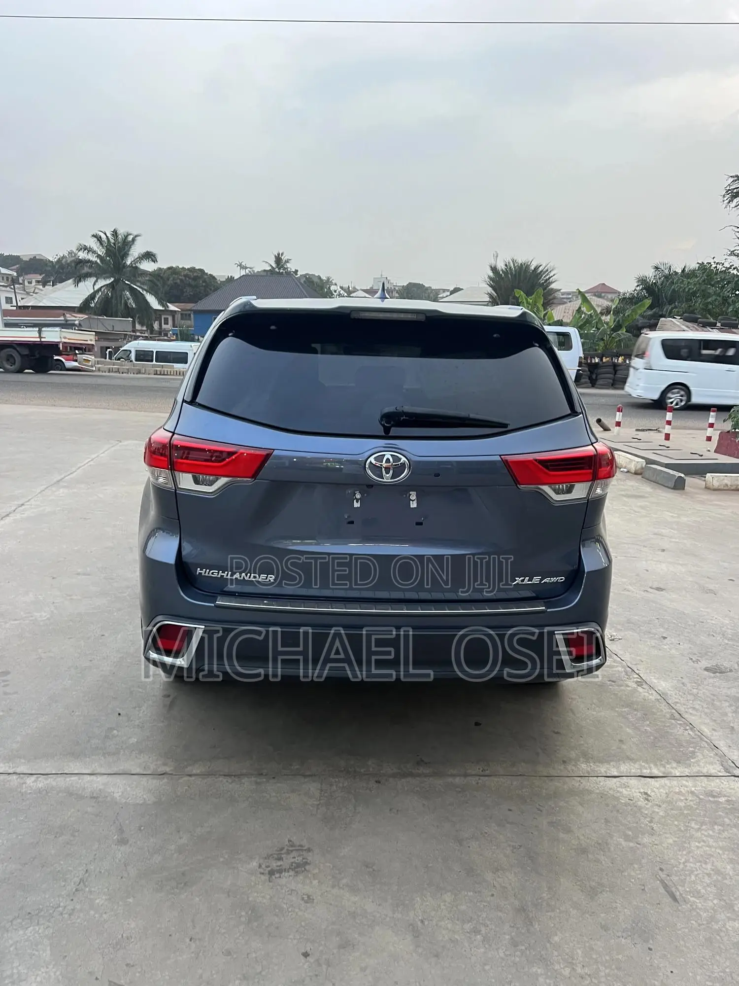 Toyota Highlander XLE 2019 Gray