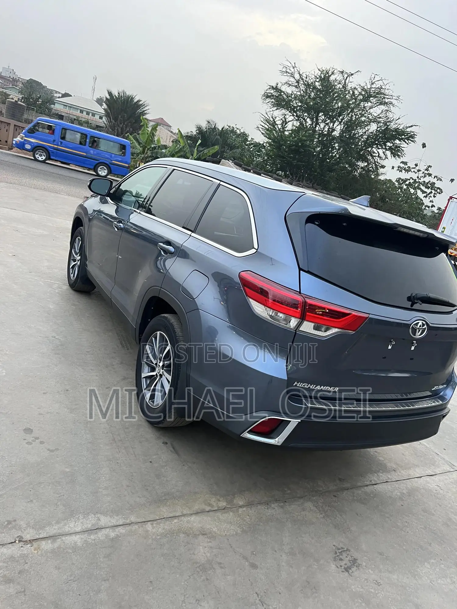 Toyota Highlander XLE 2019 Gray
