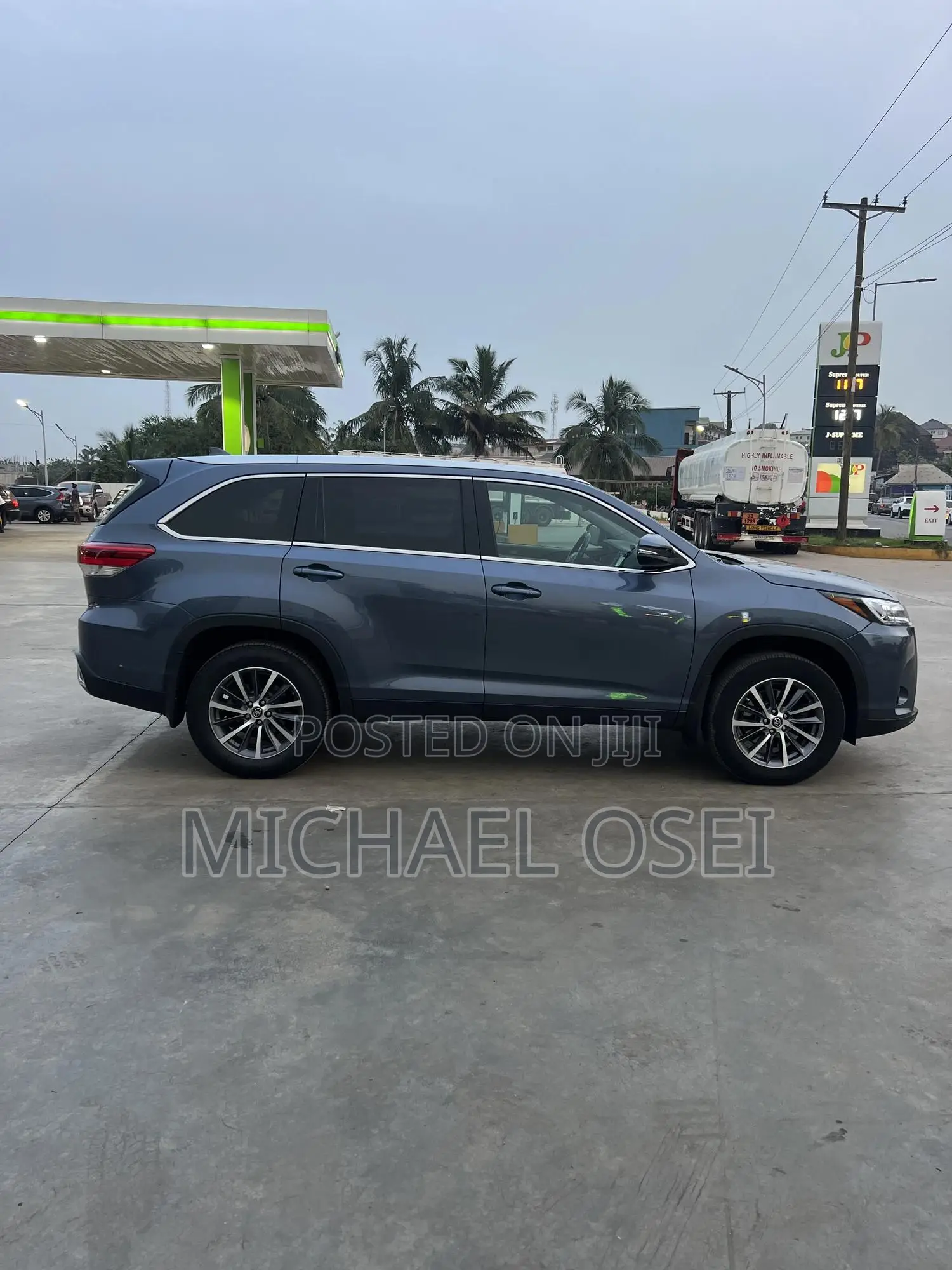 Toyota Highlander XLE 2019 Gray