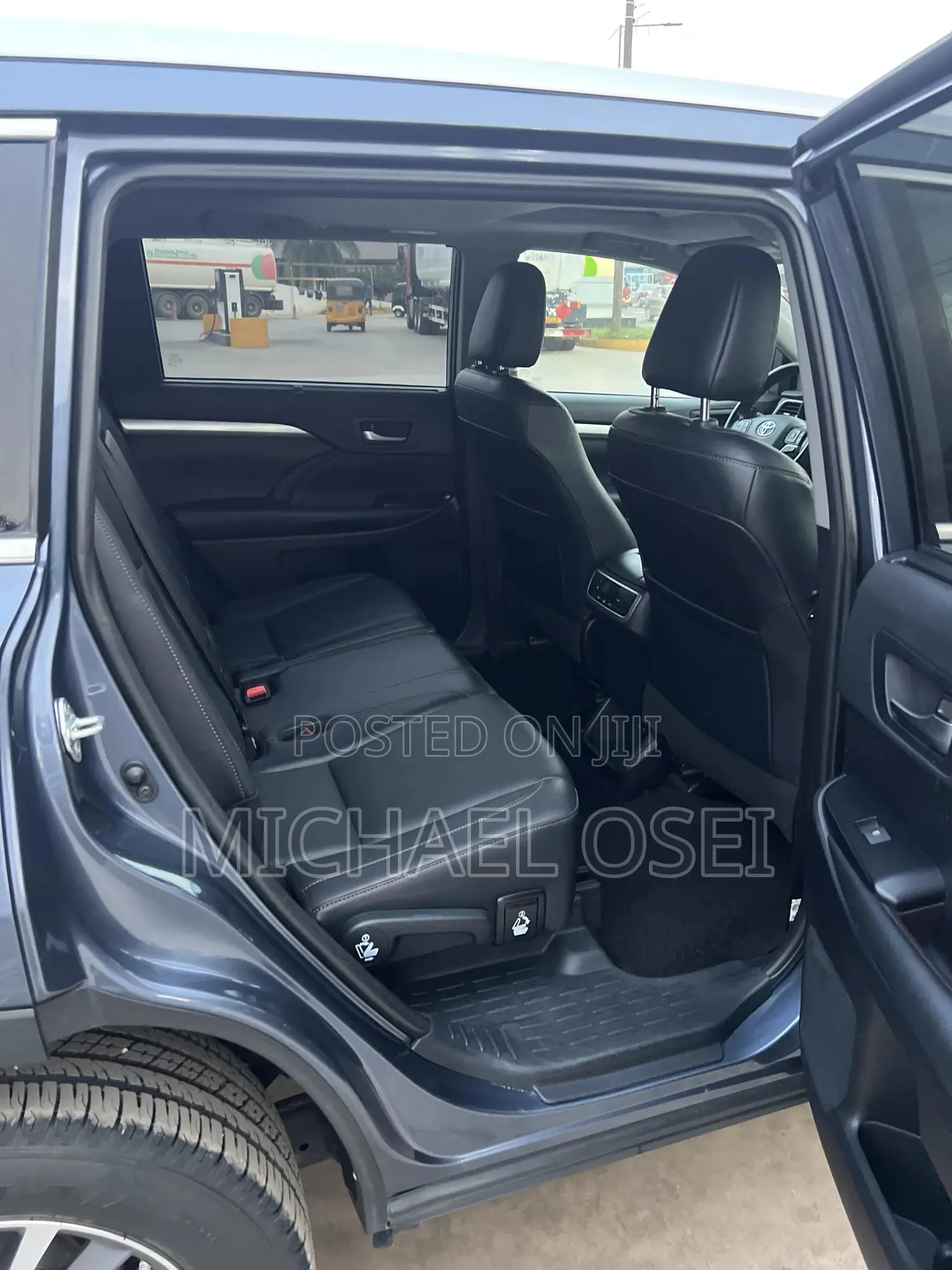 Toyota Highlander XLE 2019 Gray