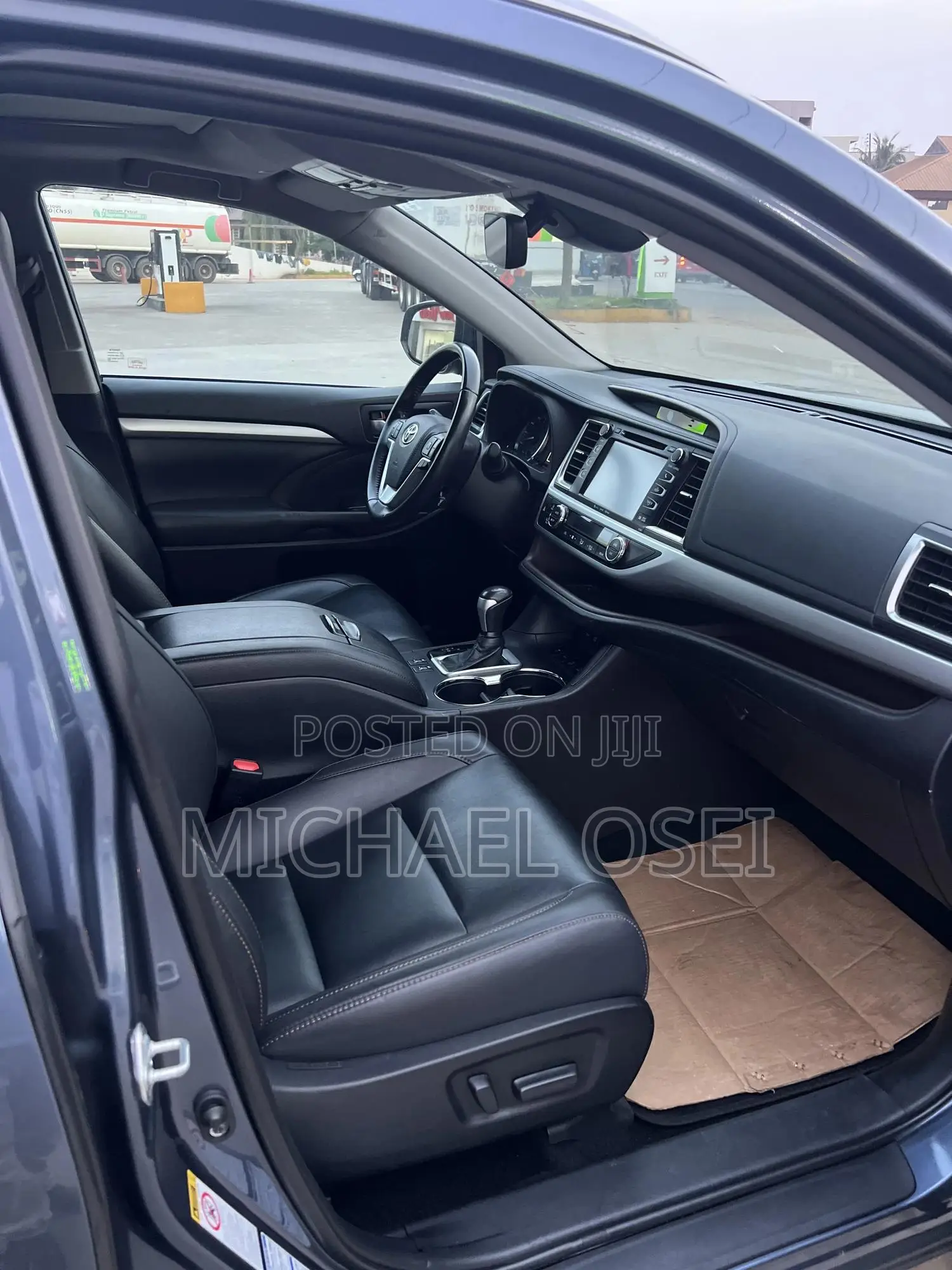 Toyota Highlander XLE 2019 Gray