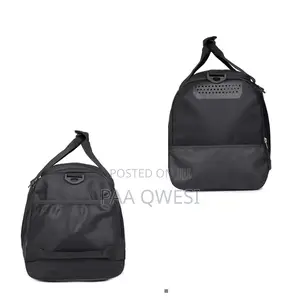 High-Quality Unisex Sports Bag With Strong Zippers