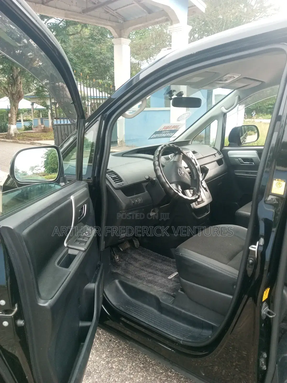 Toyota Voxy 2013 Black