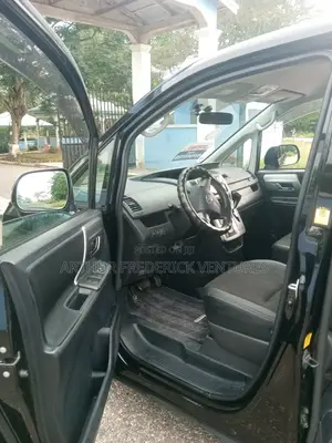 Toyota Voxy 2013 Black