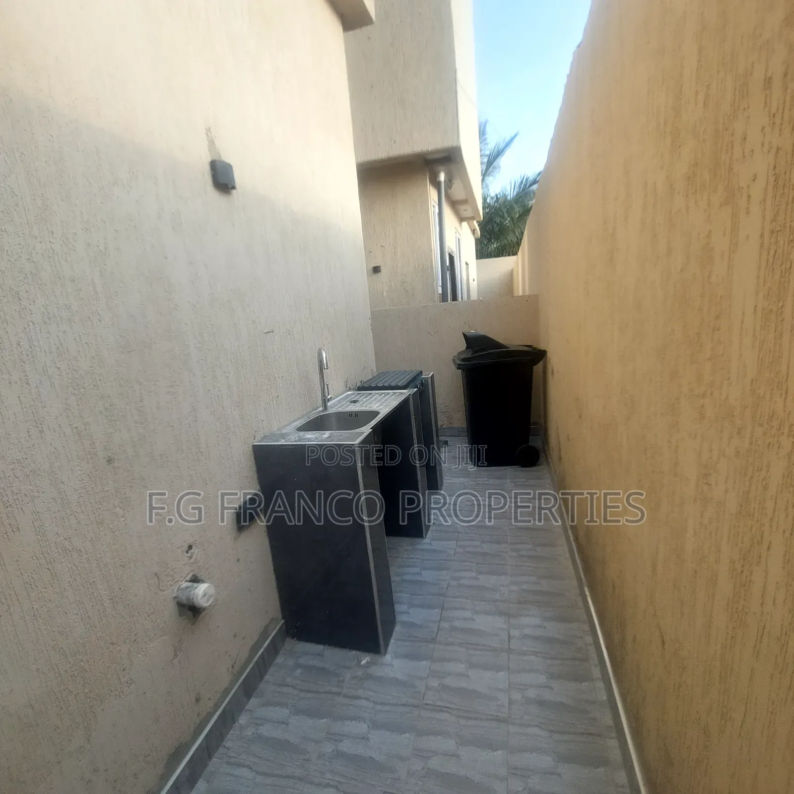 3bdrm House in Kg. Franco, Adjiriganor for sale