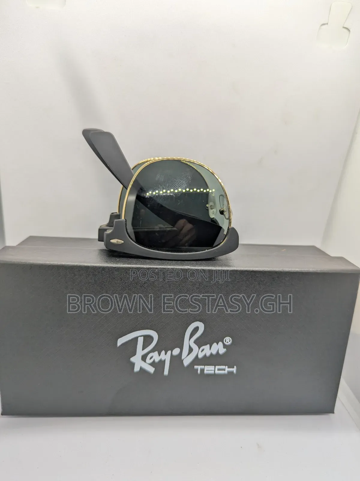Foldable Ray-Ban Club Master
