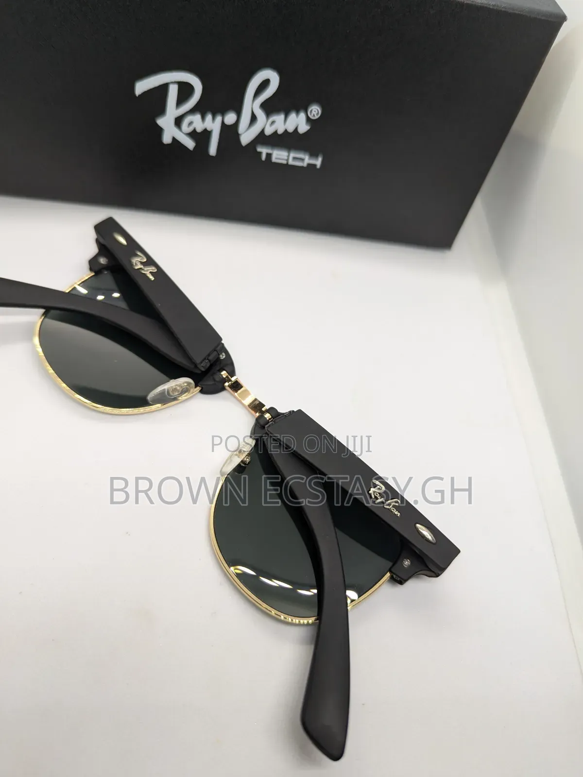 Foldable Ray-Ban Club Master