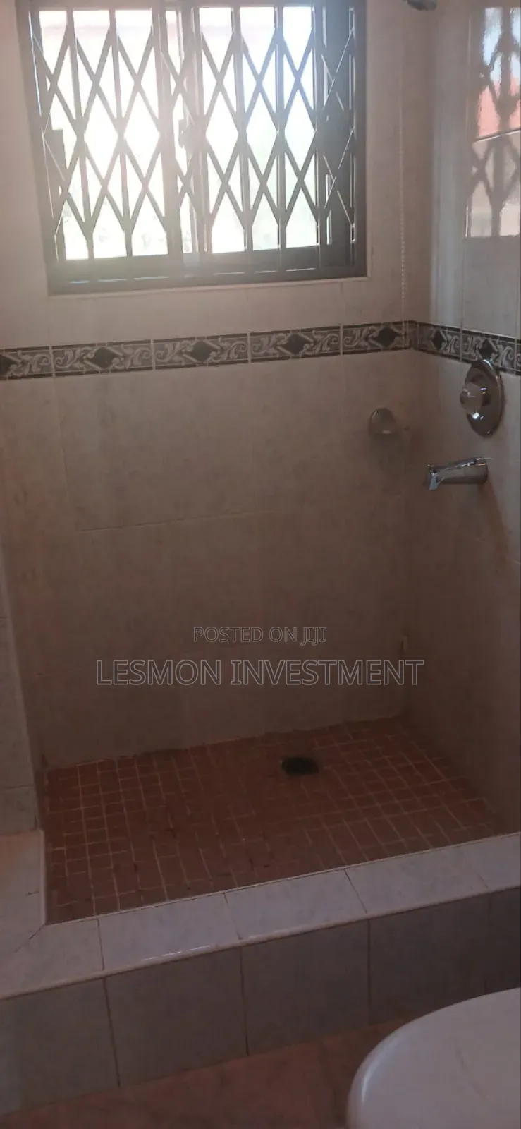 4bdrm Duplex in Spintex for rent