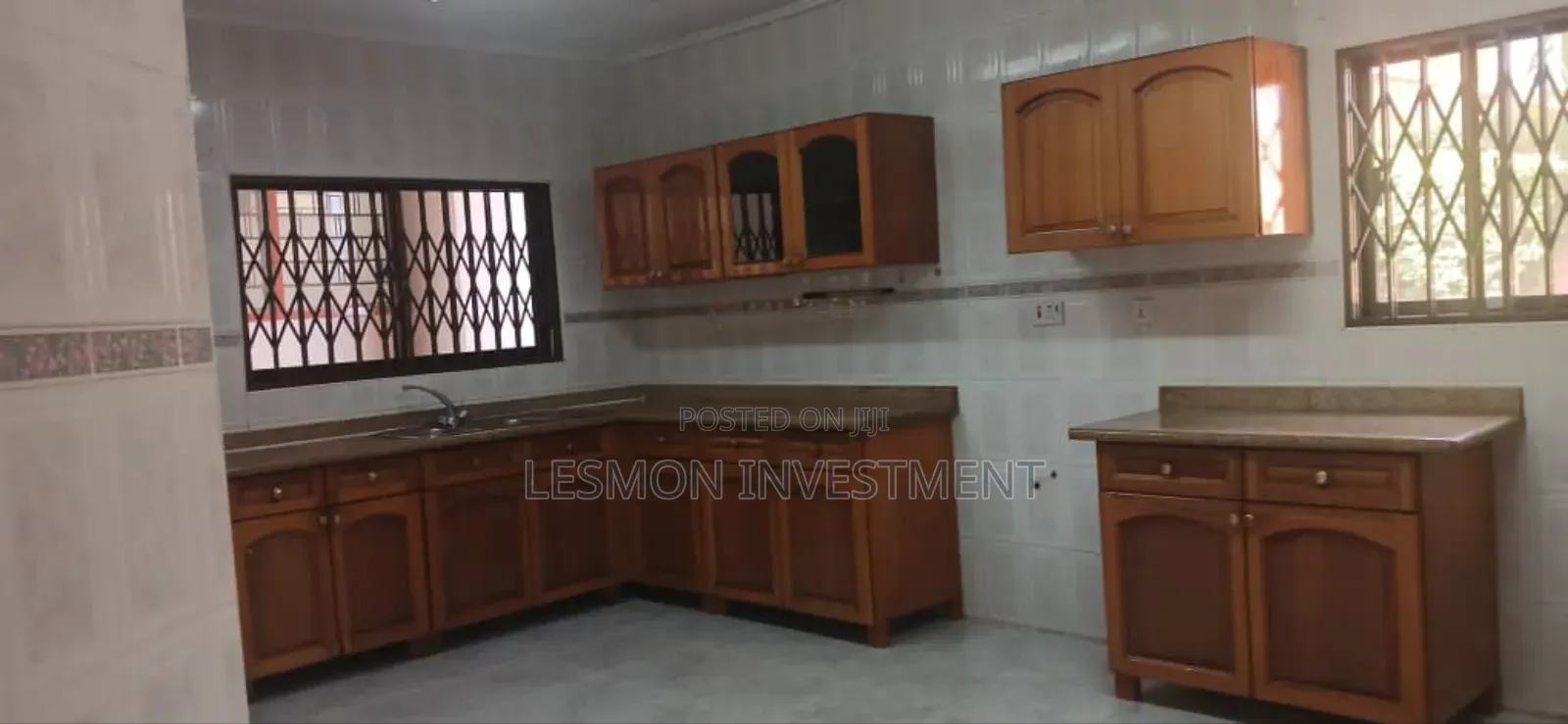 4bdrm Duplex in Spintex for rent
