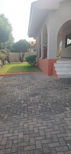 4bdrm Duplex in Spintex for rent