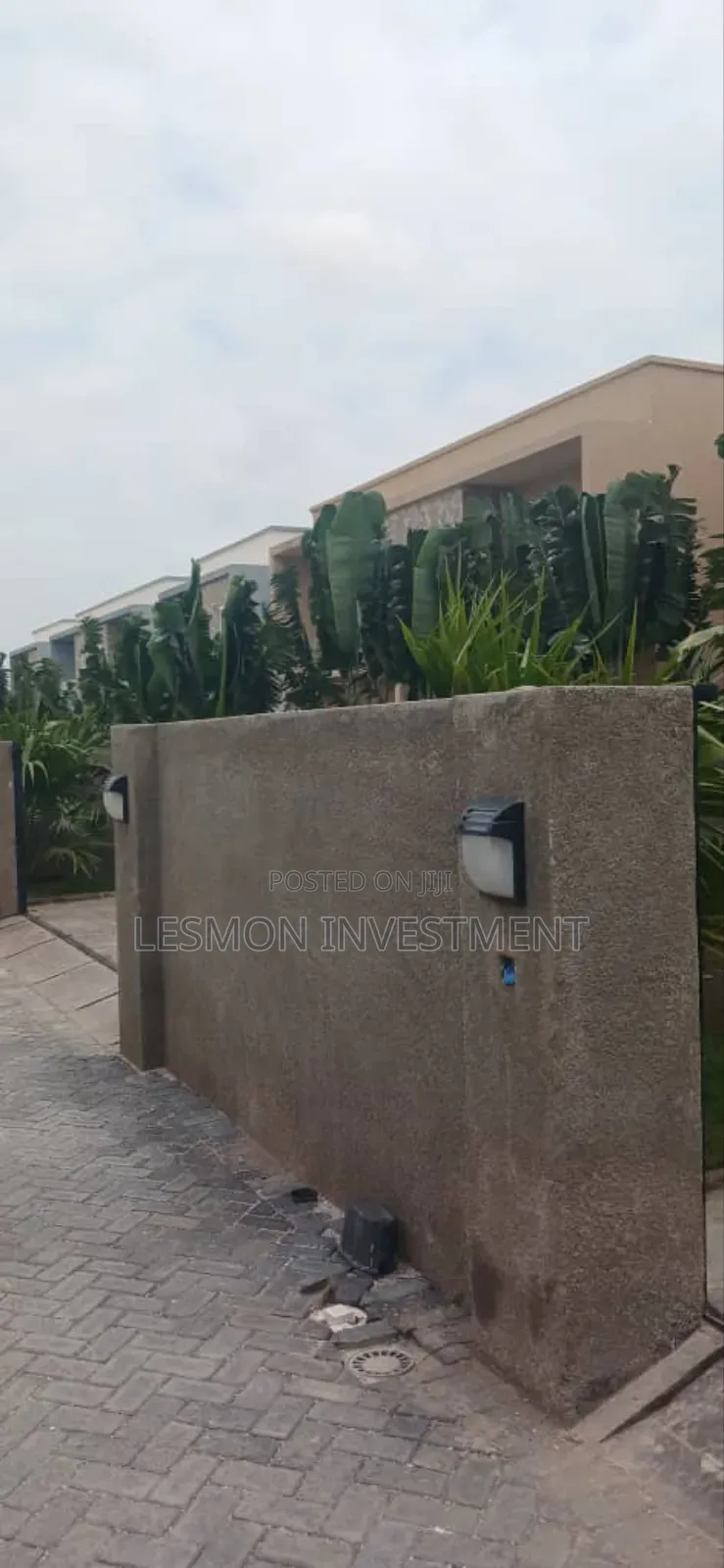 3bdrm Duplex in Spintex for sale