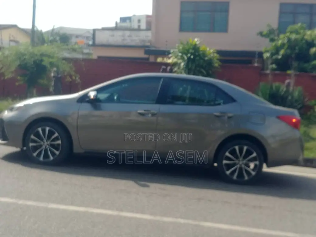 Toyota Corolla 2019 Gray