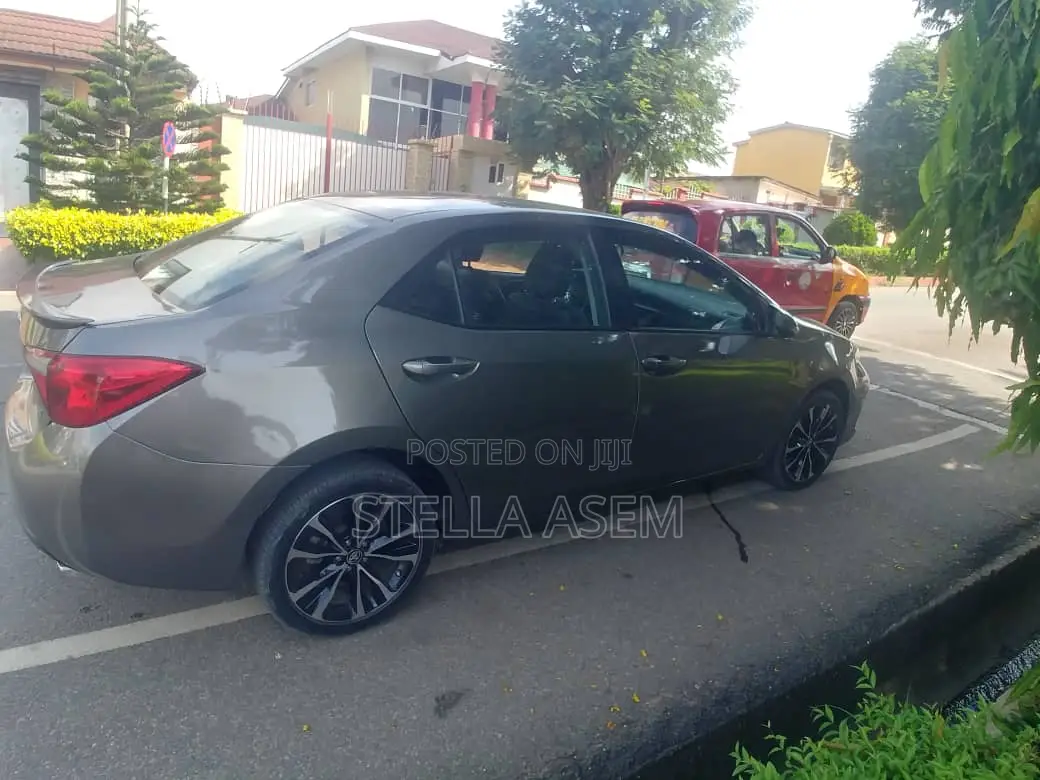Toyota Corolla 2019 Gray