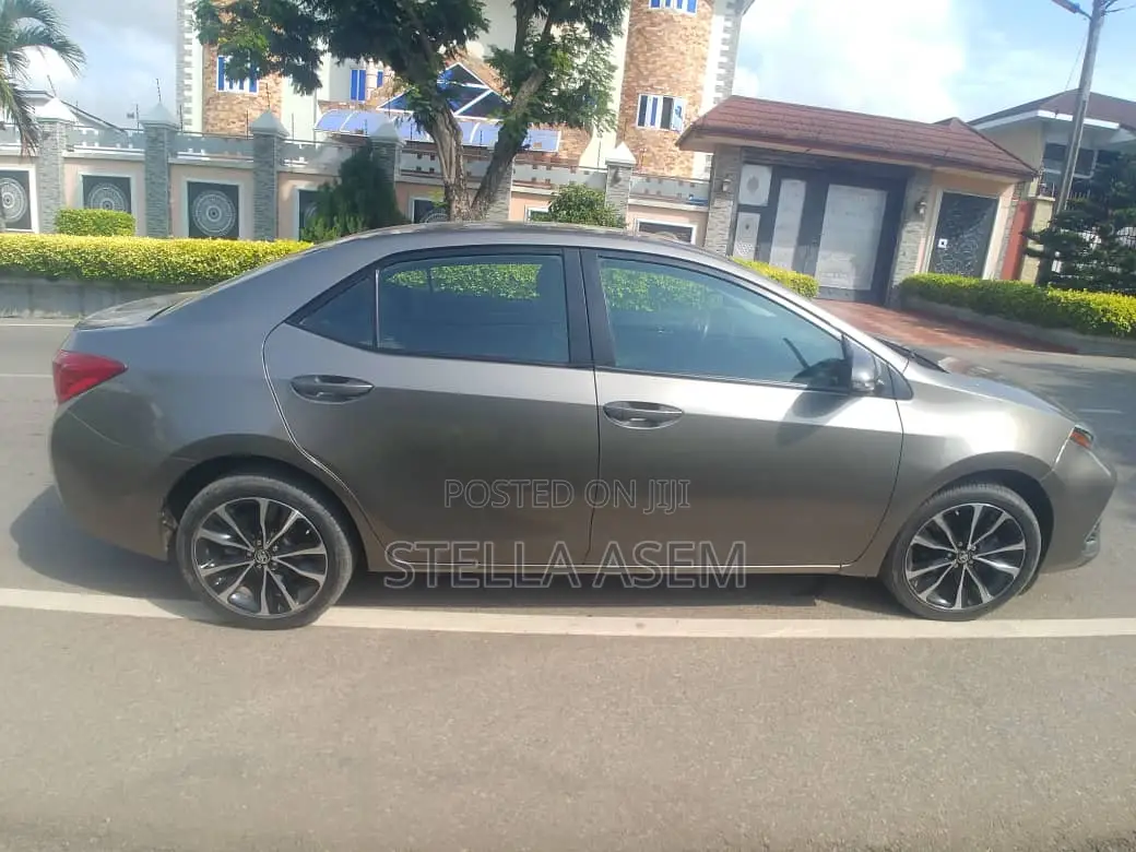 Toyota Corolla 2019 Gray