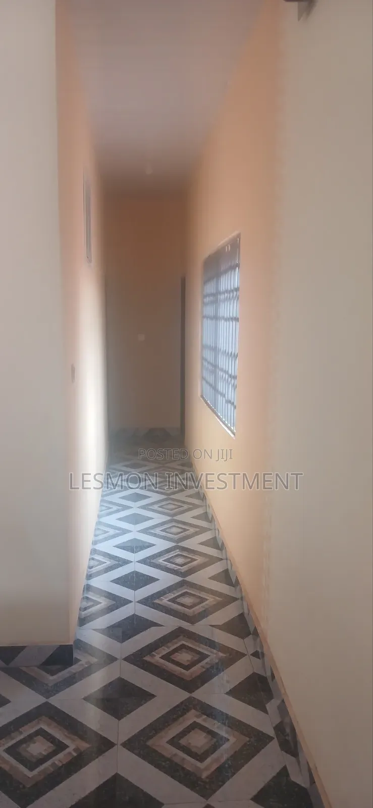 8bdrm Duplex in Sakumono for sale