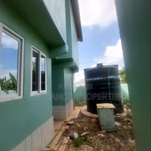 7bdrm House in Kg Franco Properties, Spintex for rent
