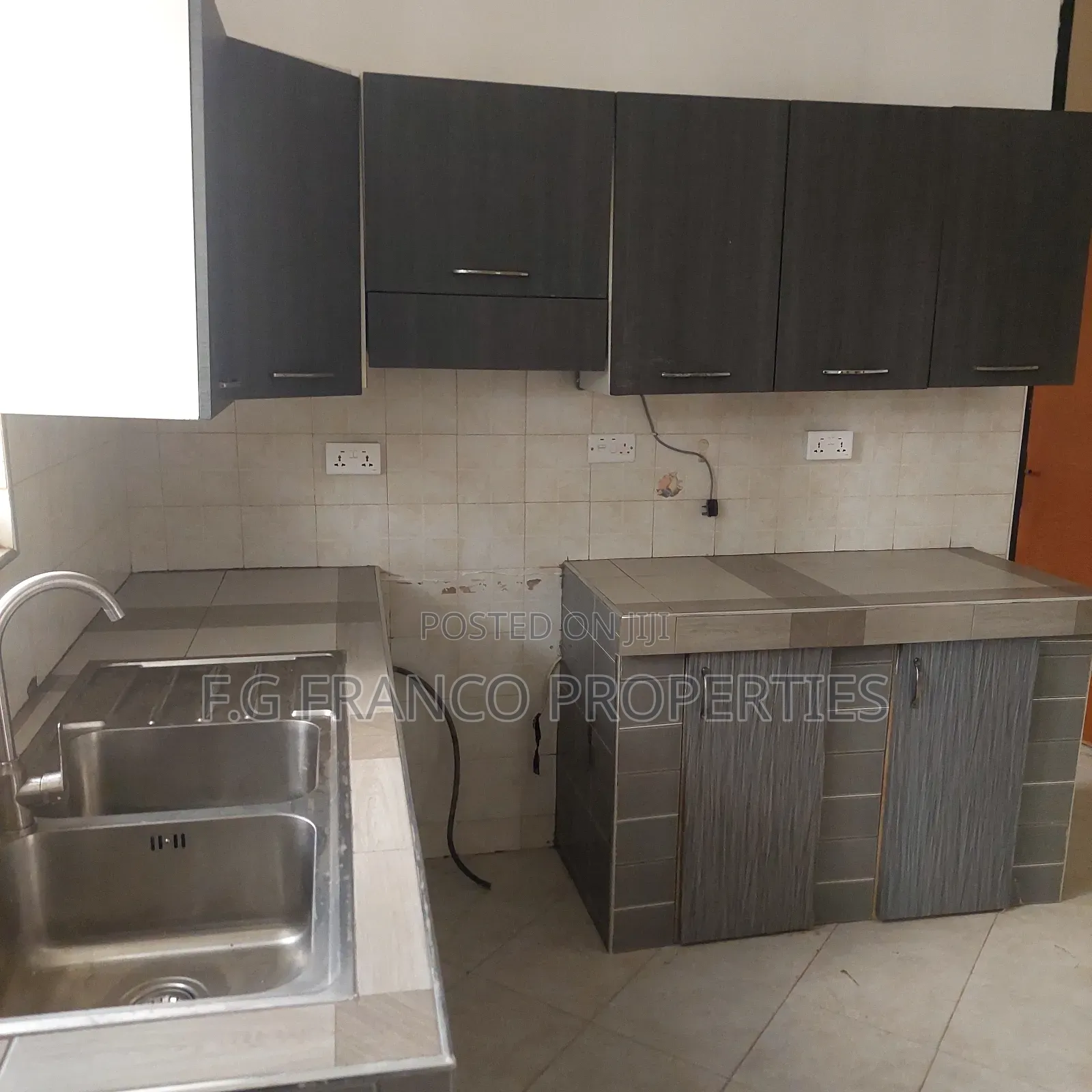 7bdrm House in Kg Franco Properties, Spintex for rent