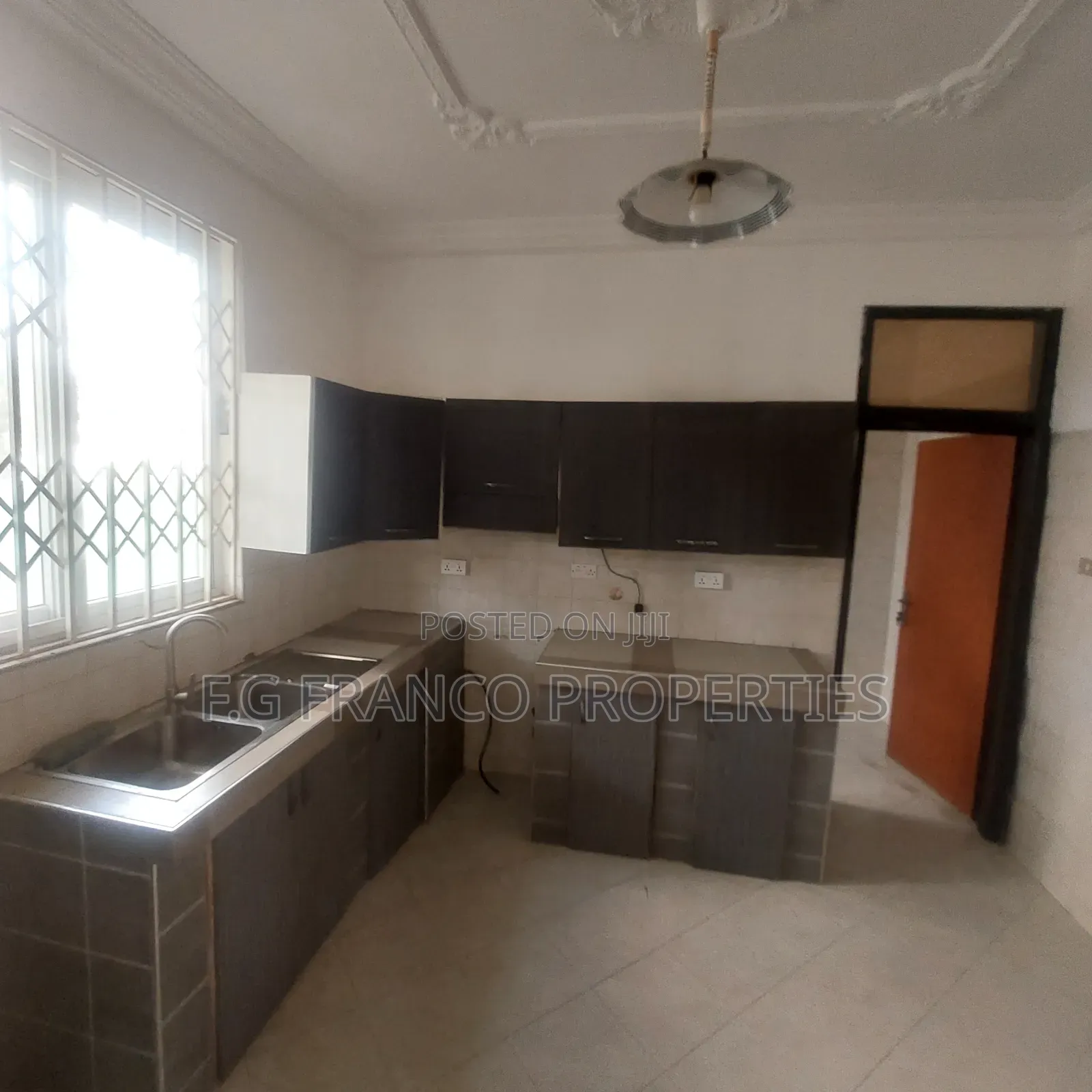 7bdrm House in Kg Franco Properties, Spintex for rent