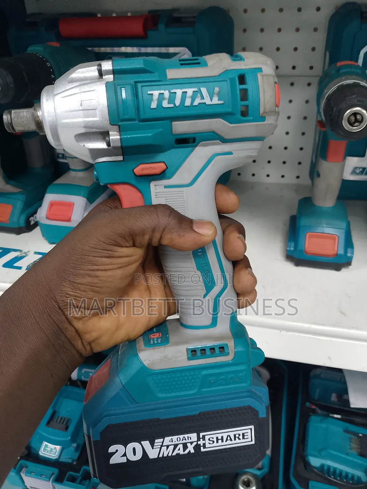 Impact Wrench Chargeable Machine