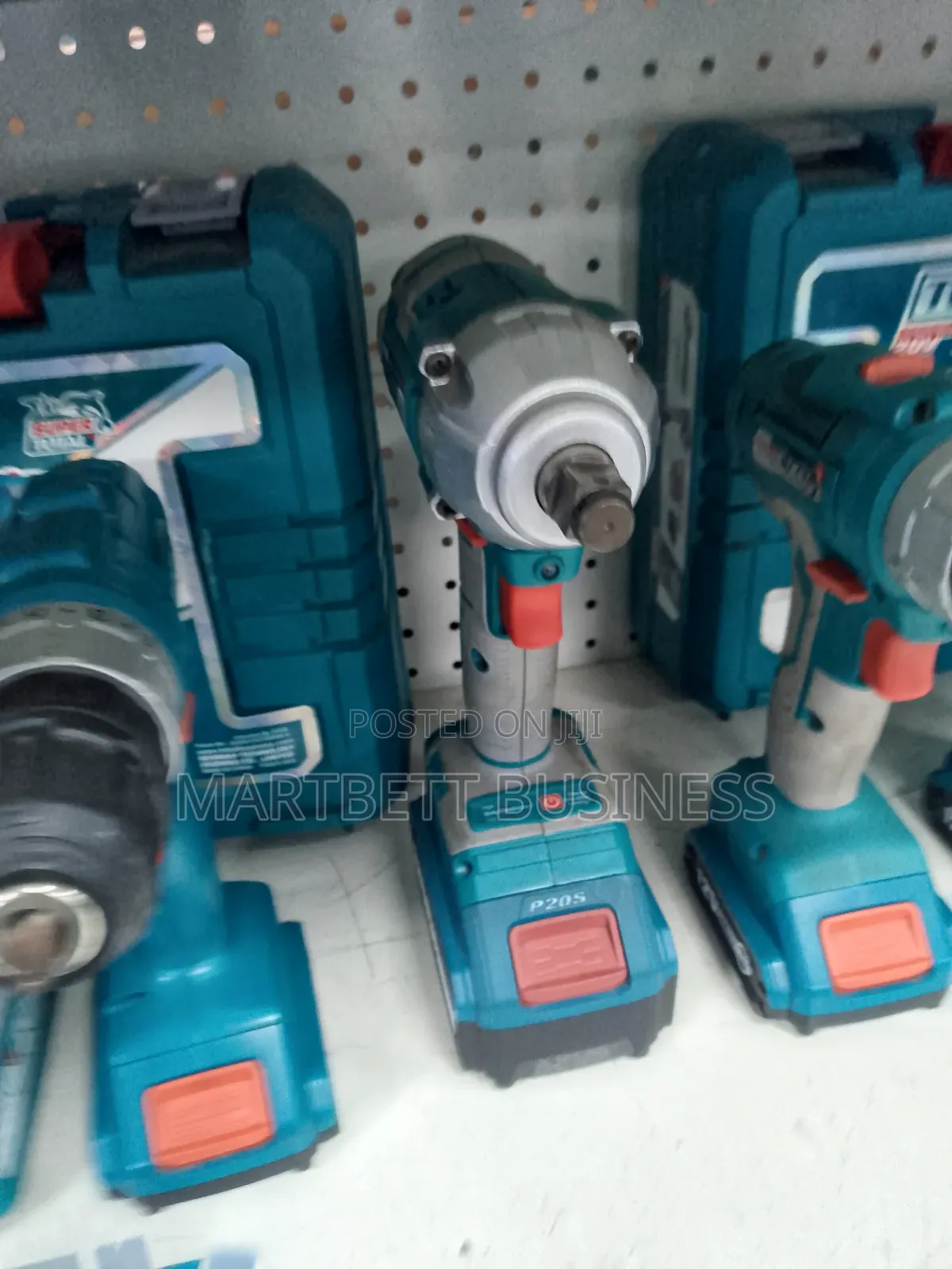 Impact Wrench Chargeable Machine