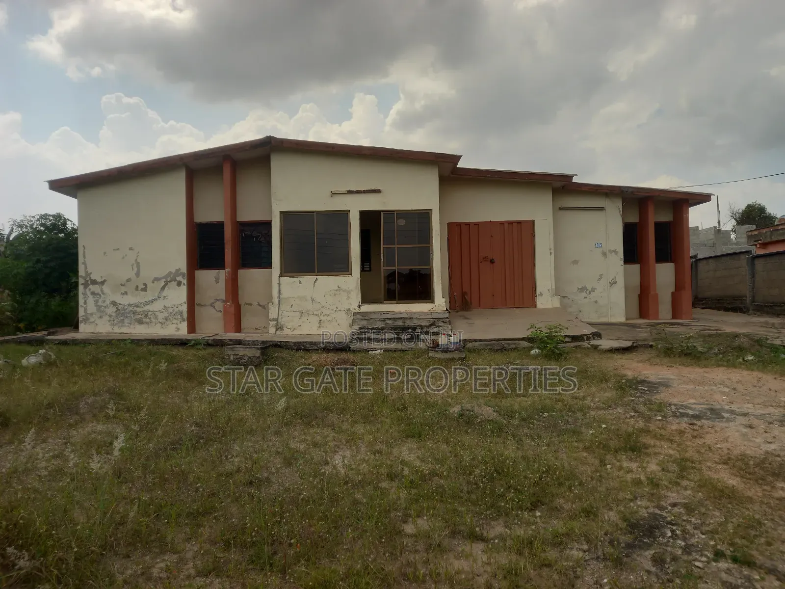 4bdrm House in Antoa, Kumasi Metropolitan for sale