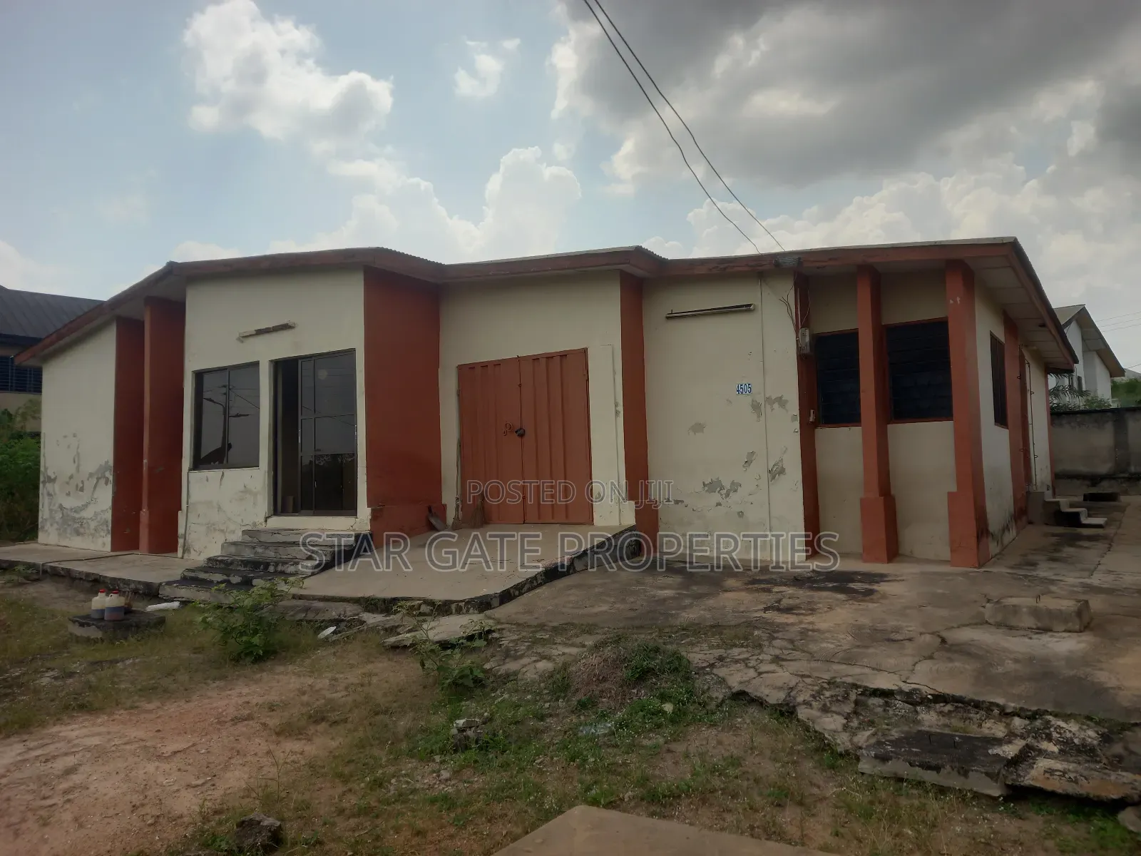 4bdrm House in Antoa, Kumasi Metropolitan for sale