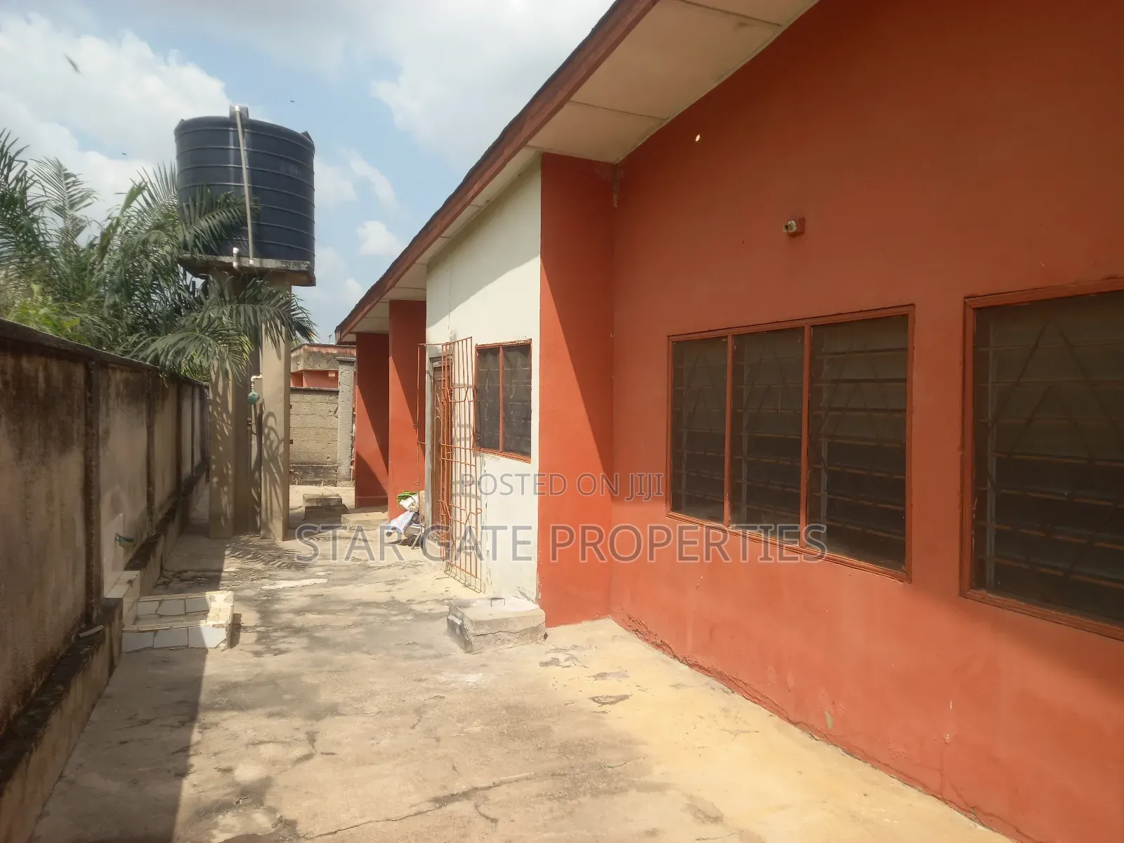 4bdrm House in Antoa, Kumasi Metropolitan for sale