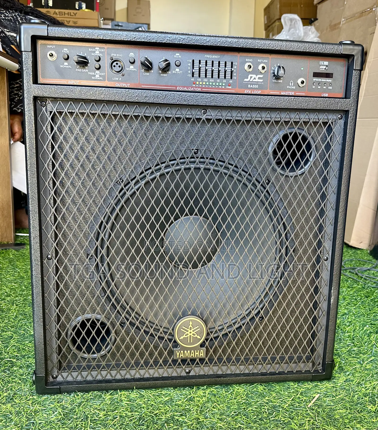 Yamaha Ba500 Baas Guitar Combo
