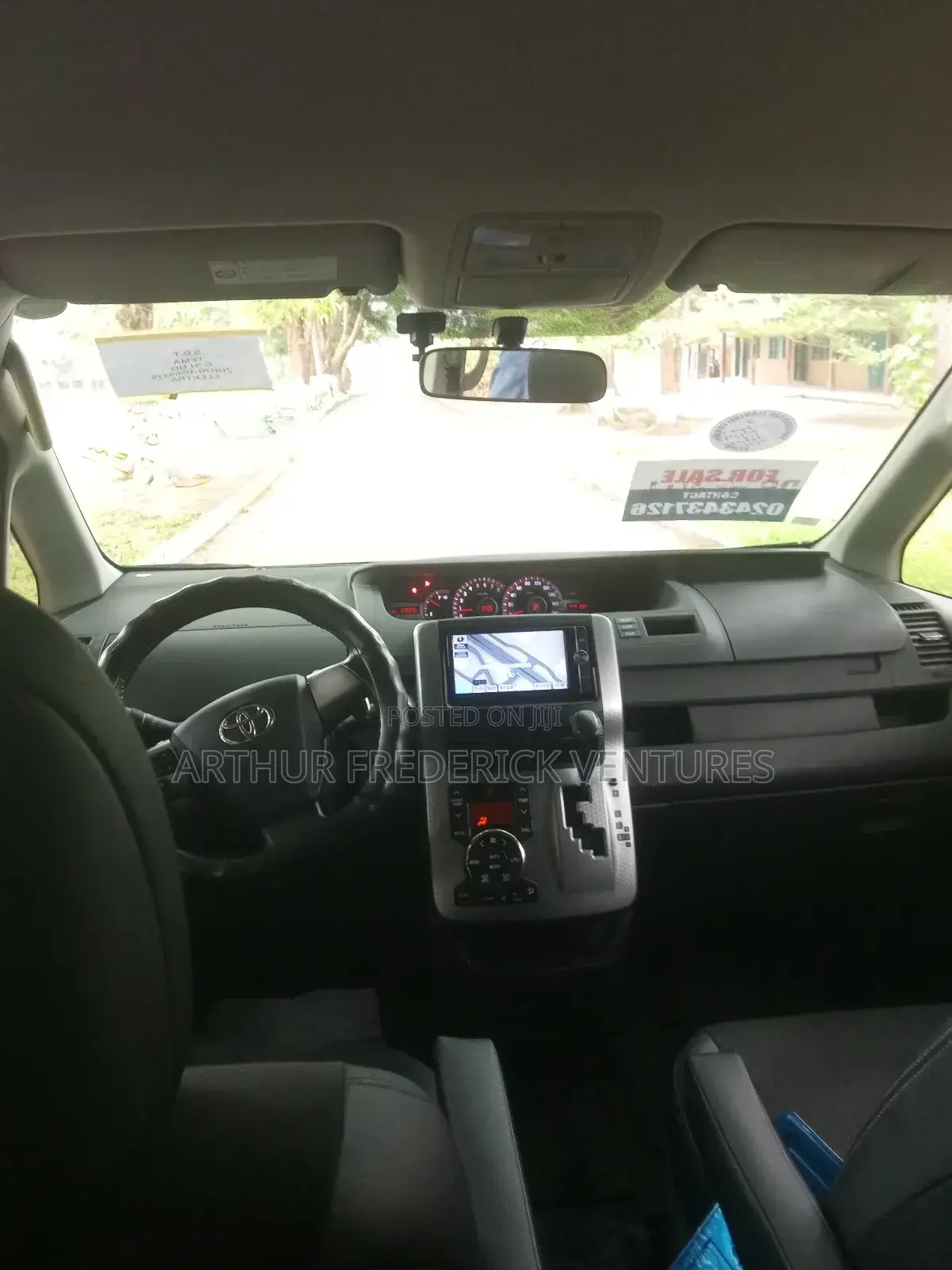 Toyota Voxy 2013 Black