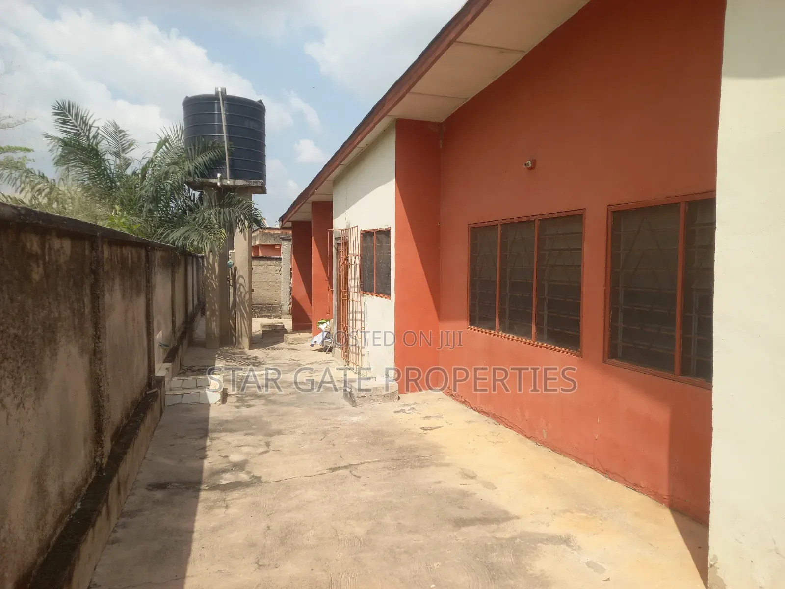 4bdrm House in Kwabre for sale