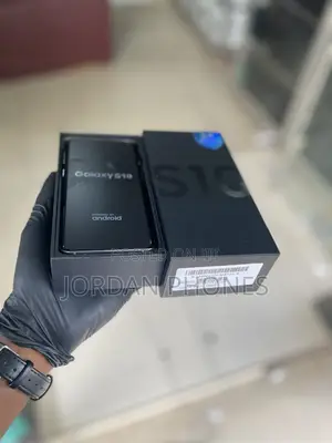 New Samsung Galaxy S10 128 GB Black