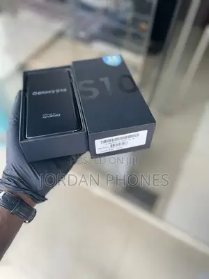 New Samsung Galaxy S10 128 GB Black