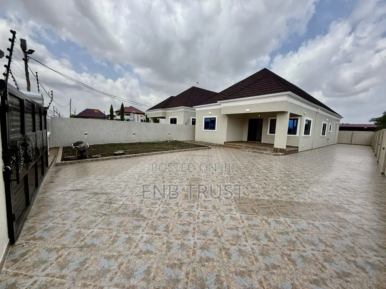 3bdrm House in Ablekuma, Manhean for sale