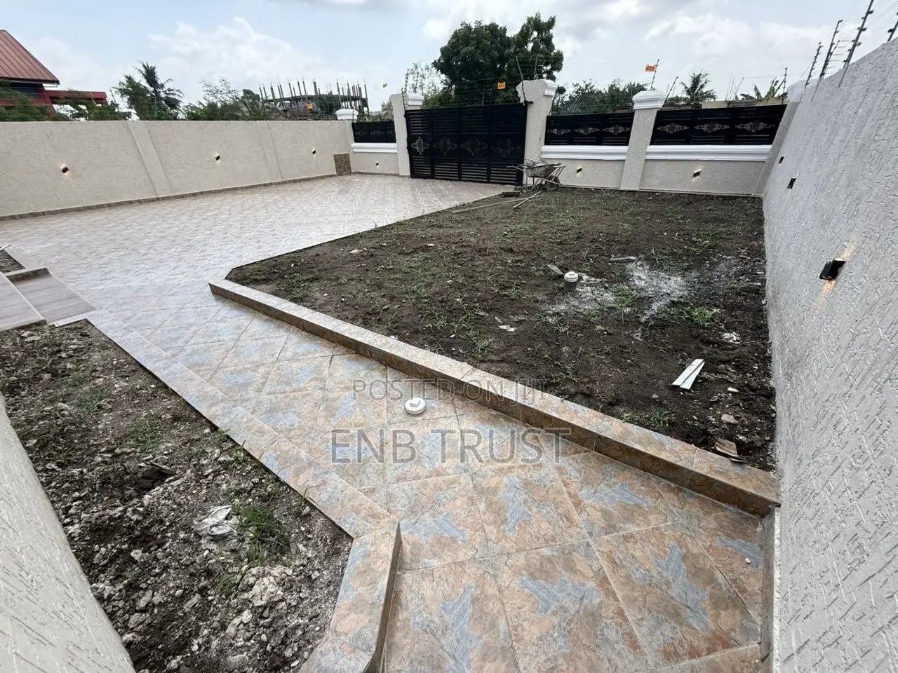 3bdrm House in Ablekuma, Manhean for sale