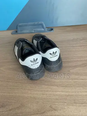 Adidas Superstar