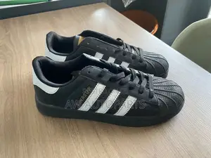 Adidas Superstar